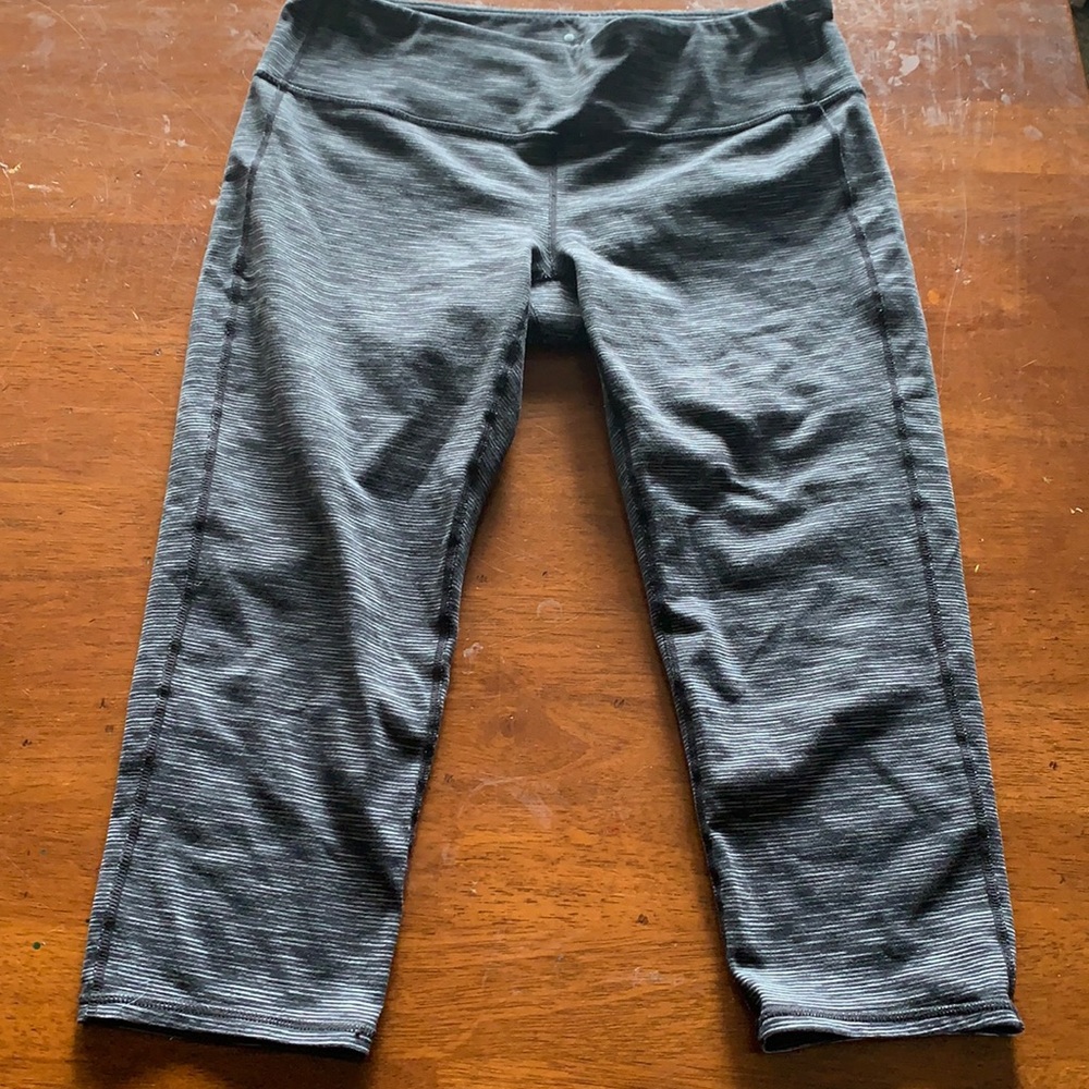 Athleta Gray Striped Cropped Leggings